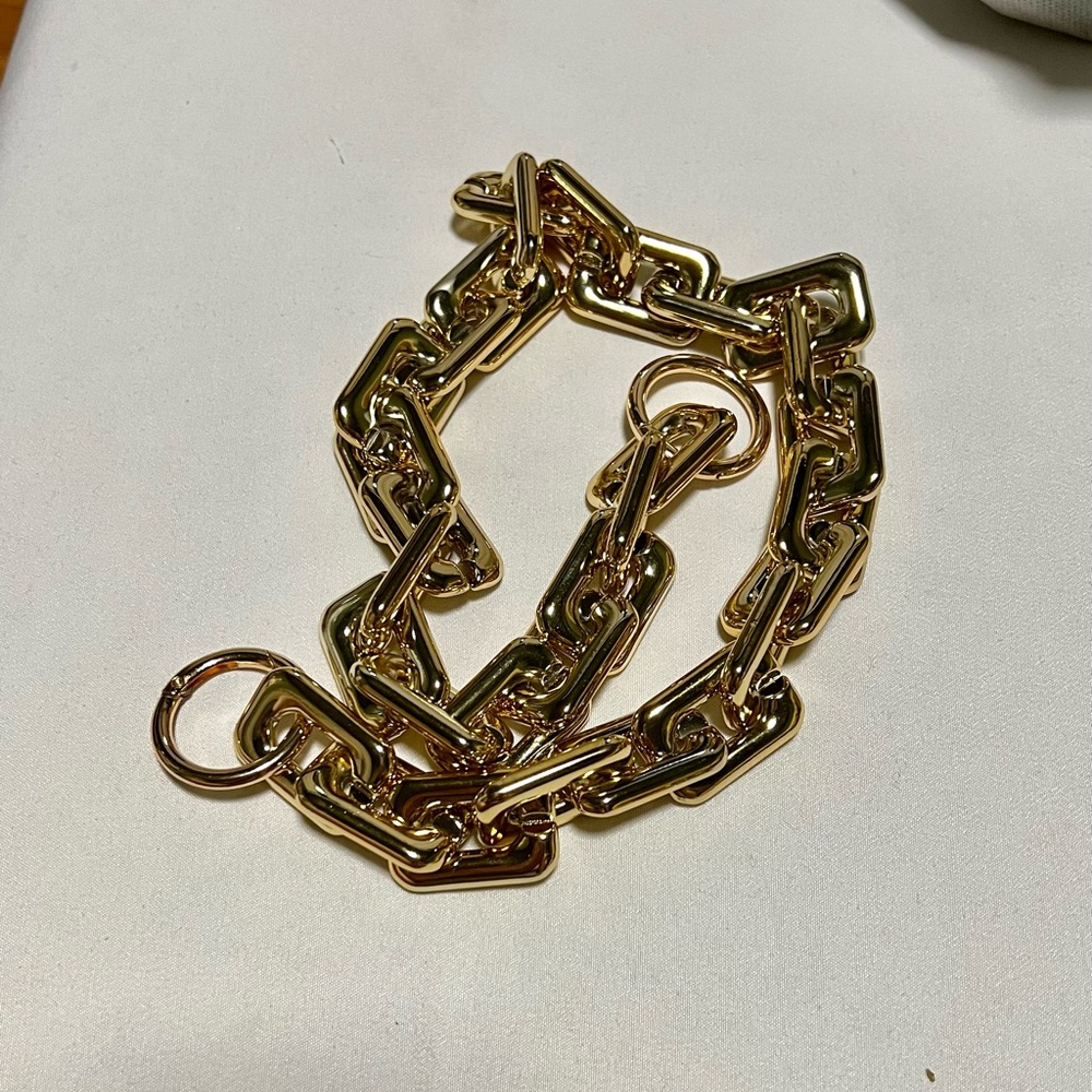 Handbag chain trap
